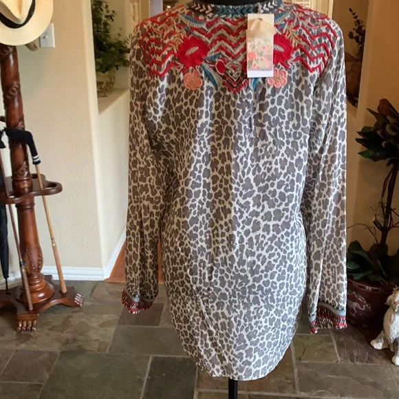 New grey & white leopard print Johnny Was shirt with beautiful embroidery.